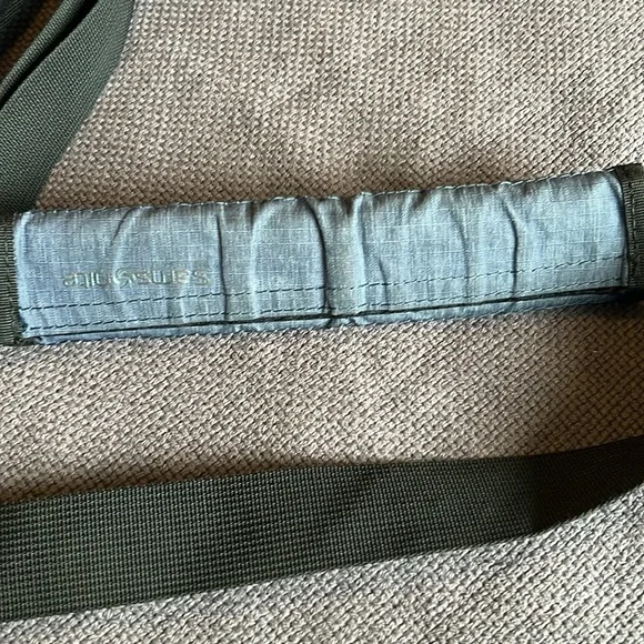 Samsonite Nylon Ripstop Messenger Bag - Picture 8 of 9